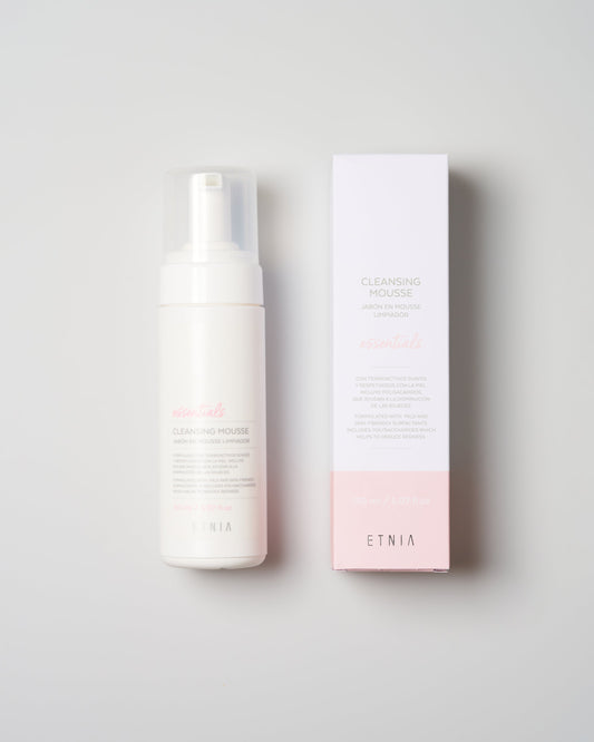 ESSENTIALS CLEANSING MOUSSE